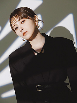 MAGAZINE1