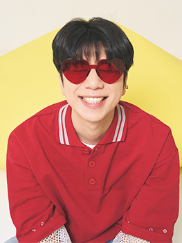 MAGAZINE1