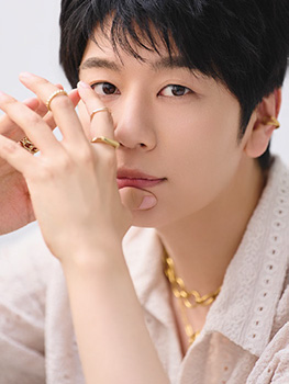 MAGAZINE1